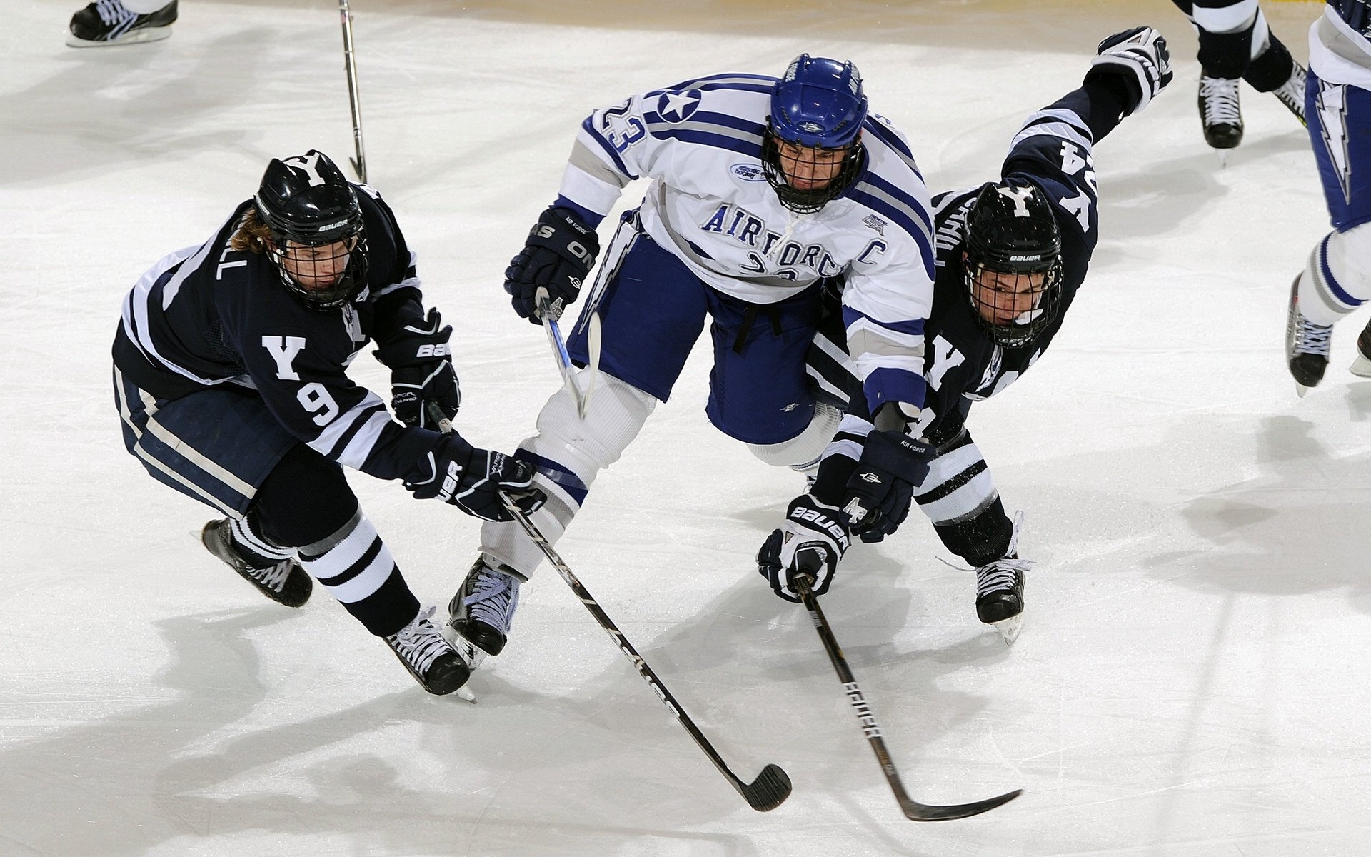 欧冠“神级门将”盘点：那些阻挡对手得分的“守门神”，欧洲守门员年薪