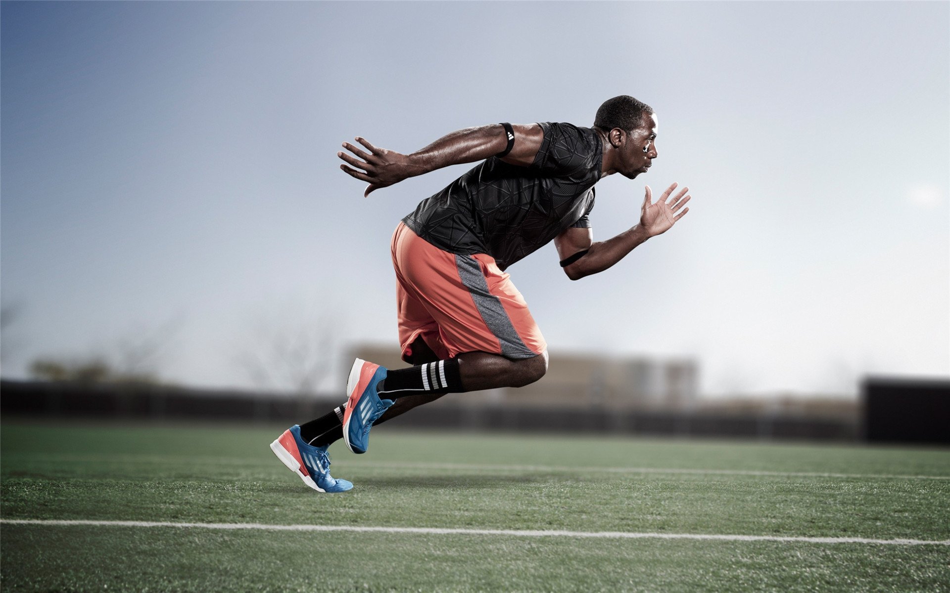 电竞周边产业链全面升级，带动相关产业发展，电竞周边产业swot分析